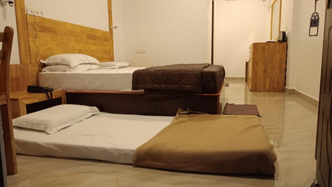 Coconhuts Beach Resort Lakshmanpur Buitenkant foto